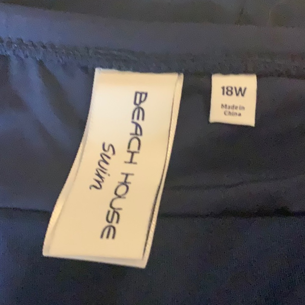 NWT Beach House Plus Size Admiral Stretch Woven Beach Short - Beach Solids - Picture 2 of 4